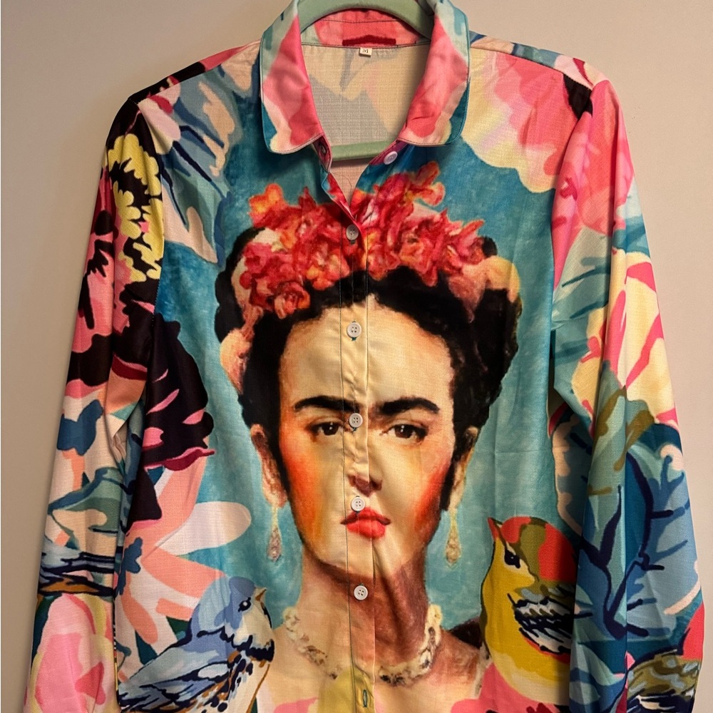 Frida blouse size Medium